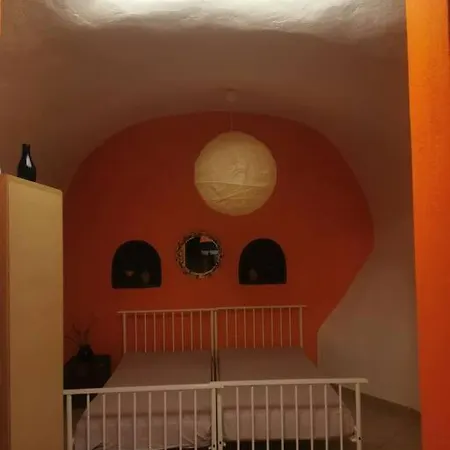 Ferienhaus Stunning Old Town Cave *
